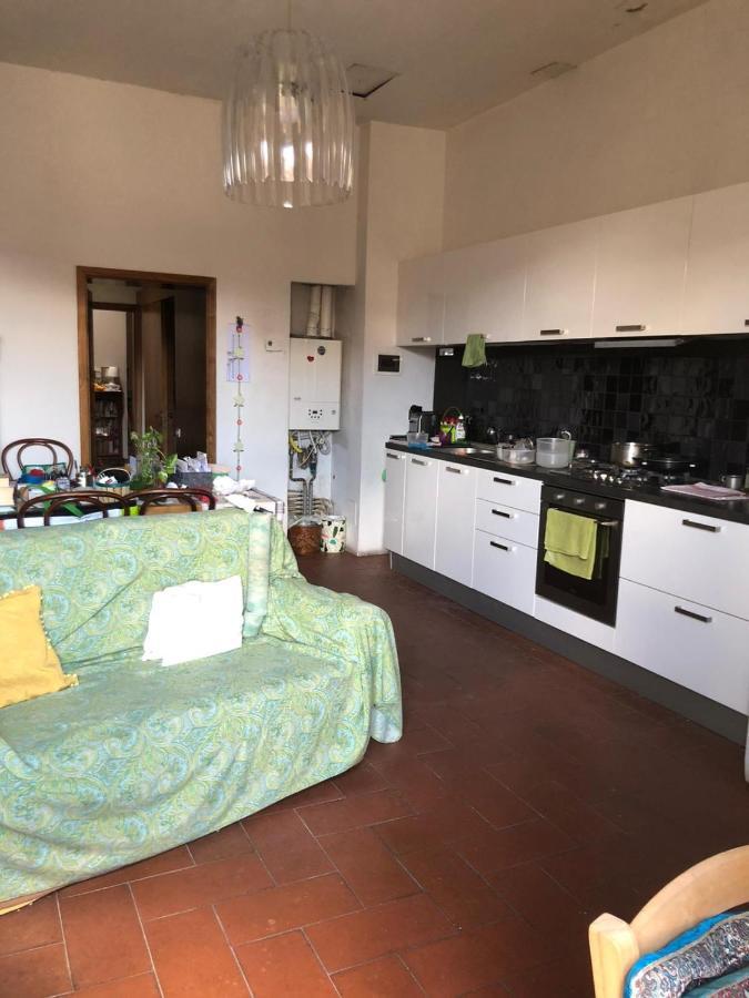 Solo Traveller Bedroom In Homestays City Center Florenţa Exterior foto